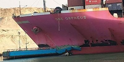 Singapur bayraklı konteyner gemisi
