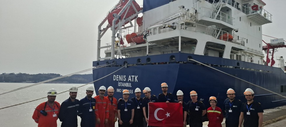 ATAKO'nun DENIS ATK isimli kimyasal/petrol tankeri Türk Bayrağı çekti