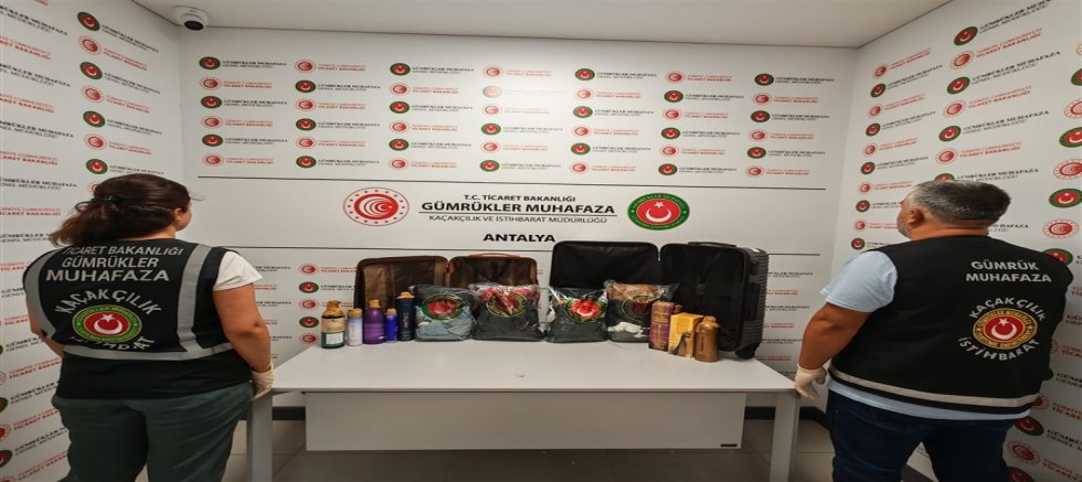 Antalya Havalimanı’nda 18,9 Kilo Metamfetamin Ele Geçirildi