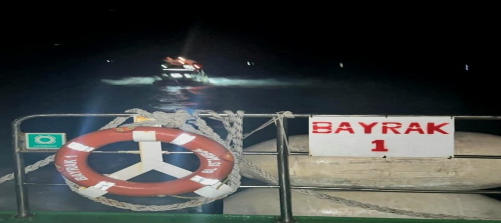 Kısırkaya Açıklarında Arızalanan Tekne Kurtarıldı