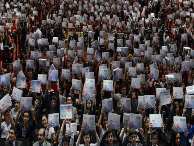 100 Bin Tablet Daha Öğrencilere Teslim Edildi