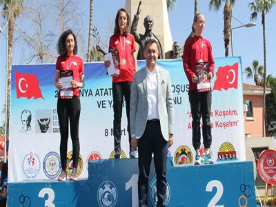 20. ALANYA ATATÜRK HALK KOŞUSU VE YARI MARATONU YAPILDI