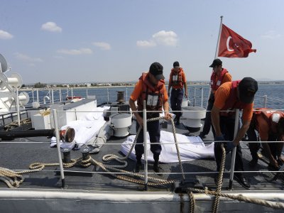 23 ceset ve sağ 4 kişi Geyikli İskelesi