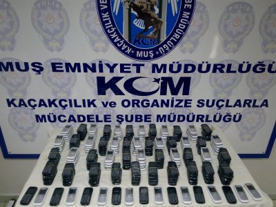 250 adet kaçak cep telefonu ele geçirildi