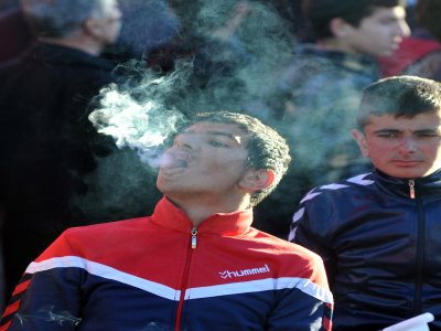 Açık havada da sigara içme yasağı geliyor