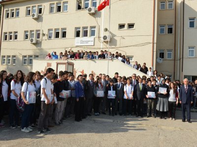 Adana'da 99 okulda 21 bin 562 tablet dağıtıldı