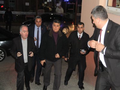 Adana'da cinayet şüphelisi polisi silahla yaraladı