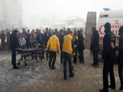 Ağrı’da trafik kazası: 1 ölü, 17 yaralı