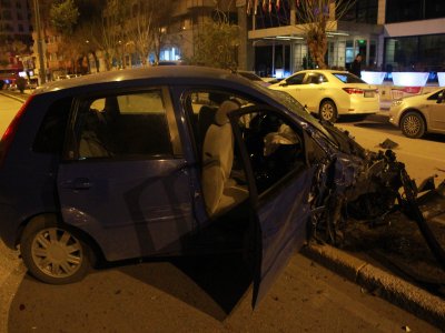Alkollü sürücü 7 araca çarptıktan sonra durabildi