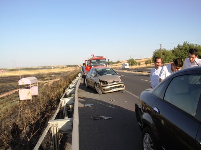 Anız yangını trafik kazasına neden oldu
