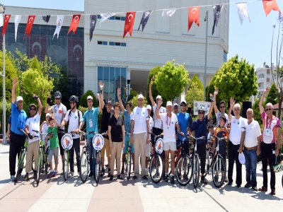 Antalya’da 7’den 77’ye bisiklet turu yapıldı