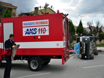 Arabanın koltuğuyla asfalt arasında sıkışarak öldü