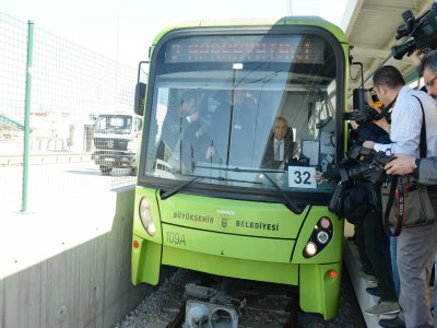Arınç, Vatman Koltuğuna Oturup Tren Kullandı