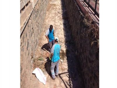 ARMUTALAN DERELERİ TEMİZLENİYOR