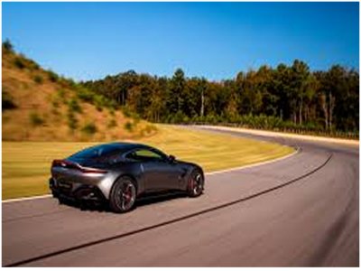 ASTON MARTIN’İN YENİ “VANTAGE” MODELİ CENEVRE’DE