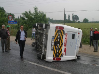 Aydın'da öğrenci servisi kaza yaptı: 16 yaralı