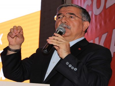 Bakan Yılmaz, internet yasasını savundu