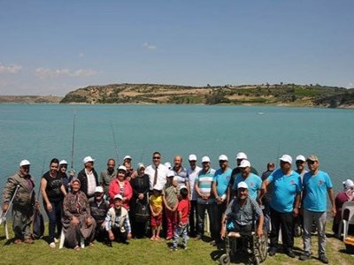 BAŞKAN CAN, ENGELLİLERLE BİRLİKTE BALIK TUTTU