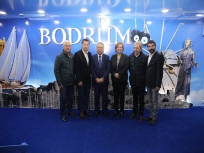 BAŞKAN KOCADON, İZMİR’DE TANITIM TIR’ININ MİSAFİRLERİNİ AĞIRLADI