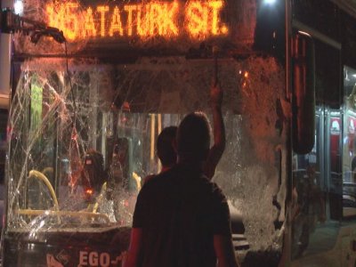 Belediye otobüslerinin karıştığı kazada 2 kişi ağır yaralandı