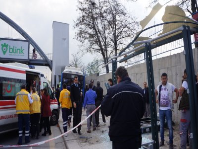 Belediye otobüsü durağa daldı: 3 ölü, 5’i ağır 20 yaralı