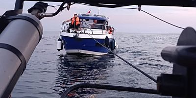 Beylikdüzü Açıklarında Arızalanan Tekne Kurtarıldı