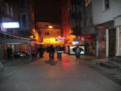 Beyoğlu’nda silahlı saldırı: 1 ölü, 1 yaralı