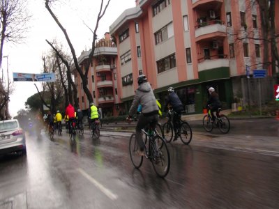 Bisikletliler `Yol İçin` Pedal Çevirdi