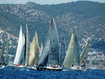 Bodrum'da yelken yarışları yapıldı
