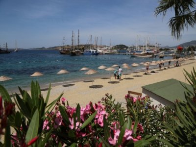 BODRUM`UN BELEDİYE PLAJLARINDA ŞEZLONG OLMAYACAK