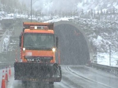 Bolu Dağı’nda Kar Yağışı Devam Ediyor