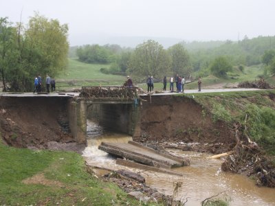 Bulgaristan'da yıkılan köprü can kaybına neden oldu
