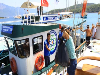 BÜYÜKŞEHİR 2 BİN 597 TEKNEDEN ATIK TOPLADI