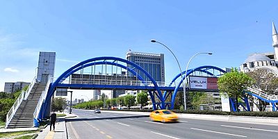 BÜYÜKŞEHİR BELEDİYESİNDEN YAYA ÜST GEÇİTLERİNE MAKYAJ