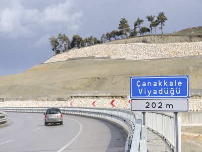 Çanakkale-İzmir yolunda heyelan