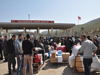 Cilvegözü Sınır Kapısı TIR ve Yaya Çıkışlarına Açıldı