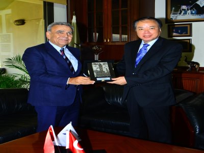 Çin, Türkiye'deki ikinci başkonsolosluğunu İzmir'de açtı