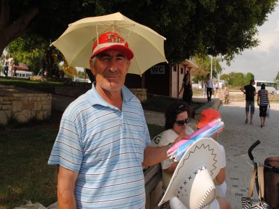 Çinli turistler denize girme yerine plajda fotoğraf çektirmeyi seviyor