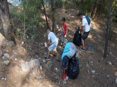 ÇOCUKLARDAN BÜYÜKLERE MESAJ:GELECEĞİMİZİ KİRLETMEYİN