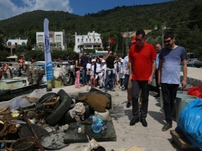 DENİZ DİBİ TEMİZLİĞİ TORBA`DA SÜRDÜ