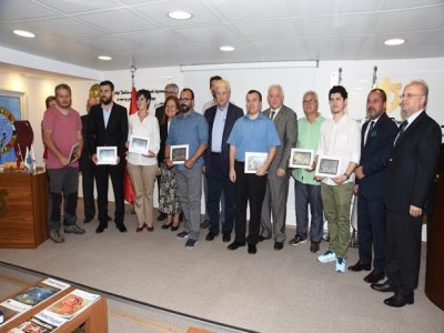 DENİZCİ GAZETECİLER ÖDÜLLERİNİ ALDI