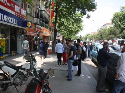 Deprem Sakarya'da halkı sokaklara döktü