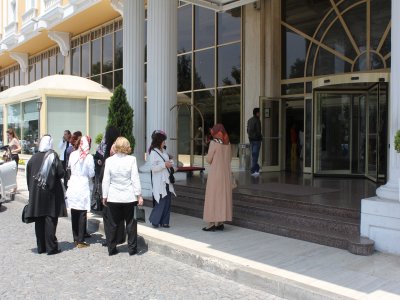Depreme evlerinde yakalanan İstanbullular sokaklara döküldü