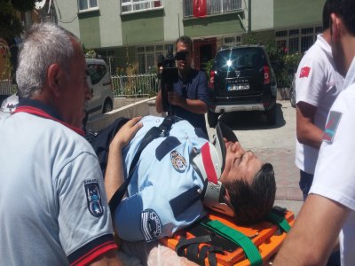 Dilenciyi taşıyan polis aracı yan yattı: 3 yaralı