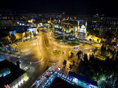 Dünya şehrine yakışan meydan