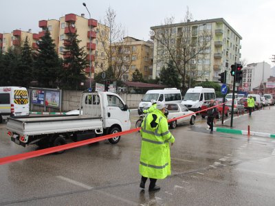 Erdoğan mitingi için yollar erken kapanınca trafik çileye dönüştü
