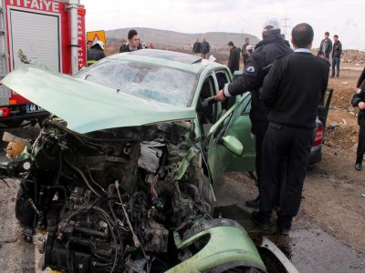 Evli çift feci kazada hayatını kaybetti