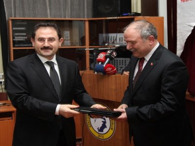 Fatih Projesi çerçevesinde Çorum'da tablet dağıtıldı
