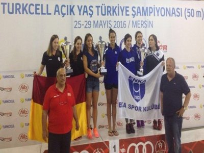 FENERBAHÇE`NİN YÜZÜCÜLERİ 3 KUPA KAZANDI