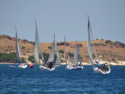 Foça'da yelken şenliği düzenlendi